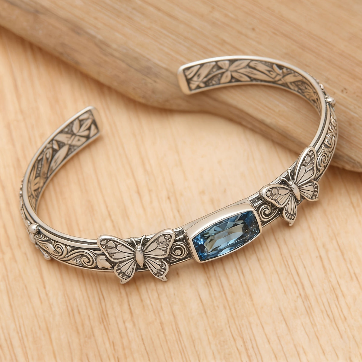 BOHEMIAN HANDMADE BUTTERFLY BRACELET