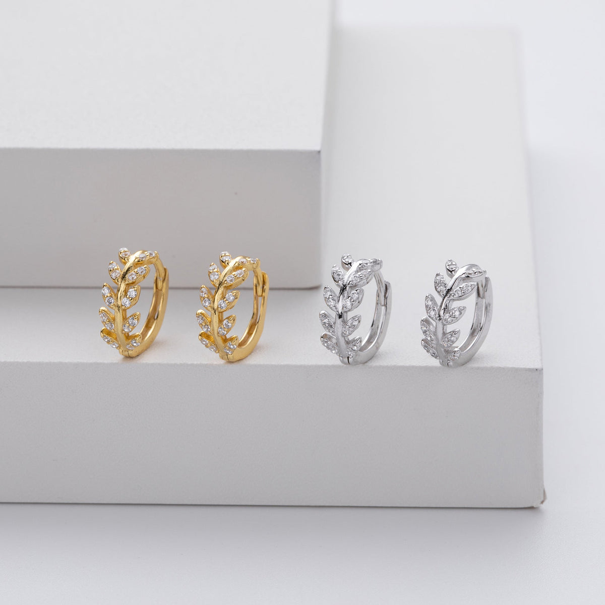 WOMEN'S LEAF-SHAPED EARRINGS