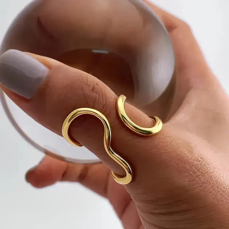 IRREGULAR WAVY RING | GOLD