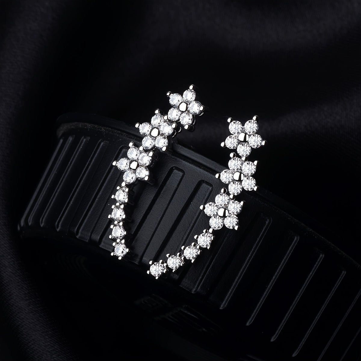 Evelyn Timeless Floral Earrings