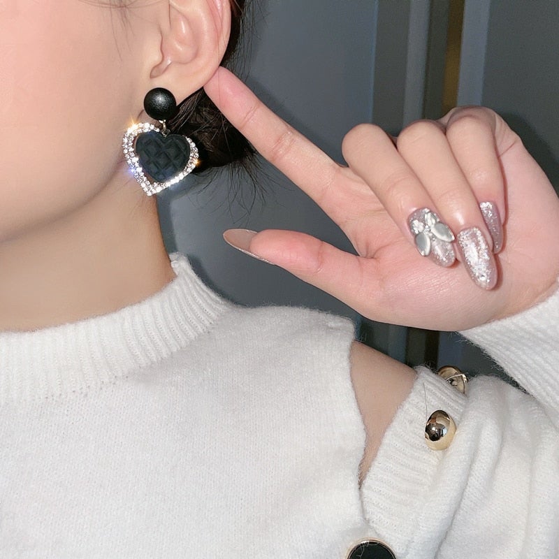 HEART-SHAPED EARRINGS | BLACK GOLD