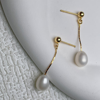 ELEGANT PEARL EARRINGS