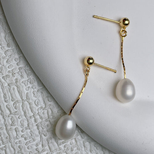 ELEGANT PEARL EARRINGS