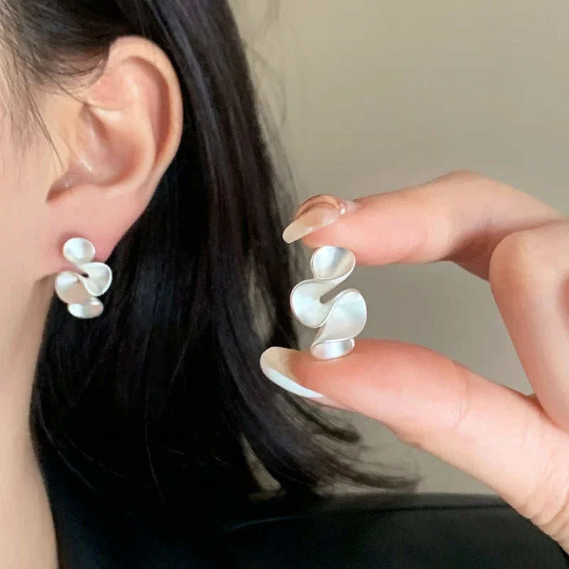 WOMEN'S HOOP EARRINGS