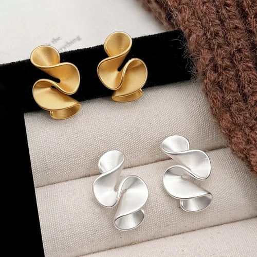 WOMEN'S HOOP EARRINGS