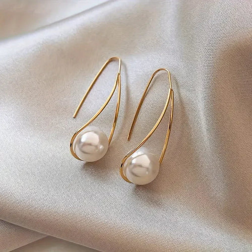ELEGANT PEARL DANGLING EARRINGS | GOLD