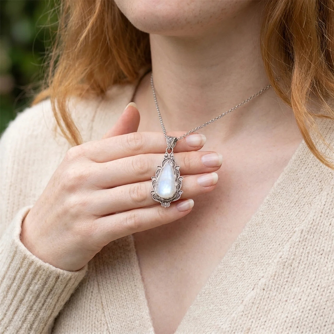 ANTIQUE MOONSTONE DROP NECKLACE | GOLD